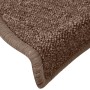 Detailaufnahme einer braunen Treppenmatte (15er Set) von VidaXL, schützt vor Abnutzung und Ausrutschen.