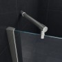 Detailaufnahme: Glasdeals Nischentür ENTRARO mit Stabilisierungsstange in Dusche.