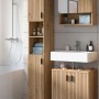 Inn.Furn Waschbeckenunterschrank Livia in Artisan Eiche Dekor, Leistenoptik, 2 Türen, schwarze Griffe im Bad.