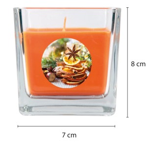 Orangefarbene Duftkerze im Glas mit Weihnachtsmotiv, 50h Brenndauer.
