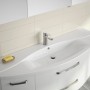 Pelipal Waschplatz Serie 4010, 144 cm, Weiß Hochglanz mit Keramikwaschbecken und Unterschrank.