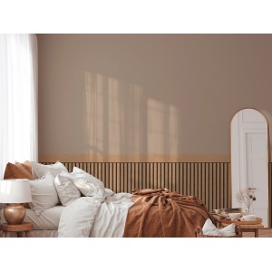 Schlafzimmer mit brauner A.S. Création Vliestapete Wallpanel in Holzoptik.