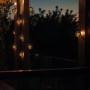 Näve LED Solar Lichterkette Fogo mit Kugel-Design und Flammeneffekt, warmweiß leuchtend.