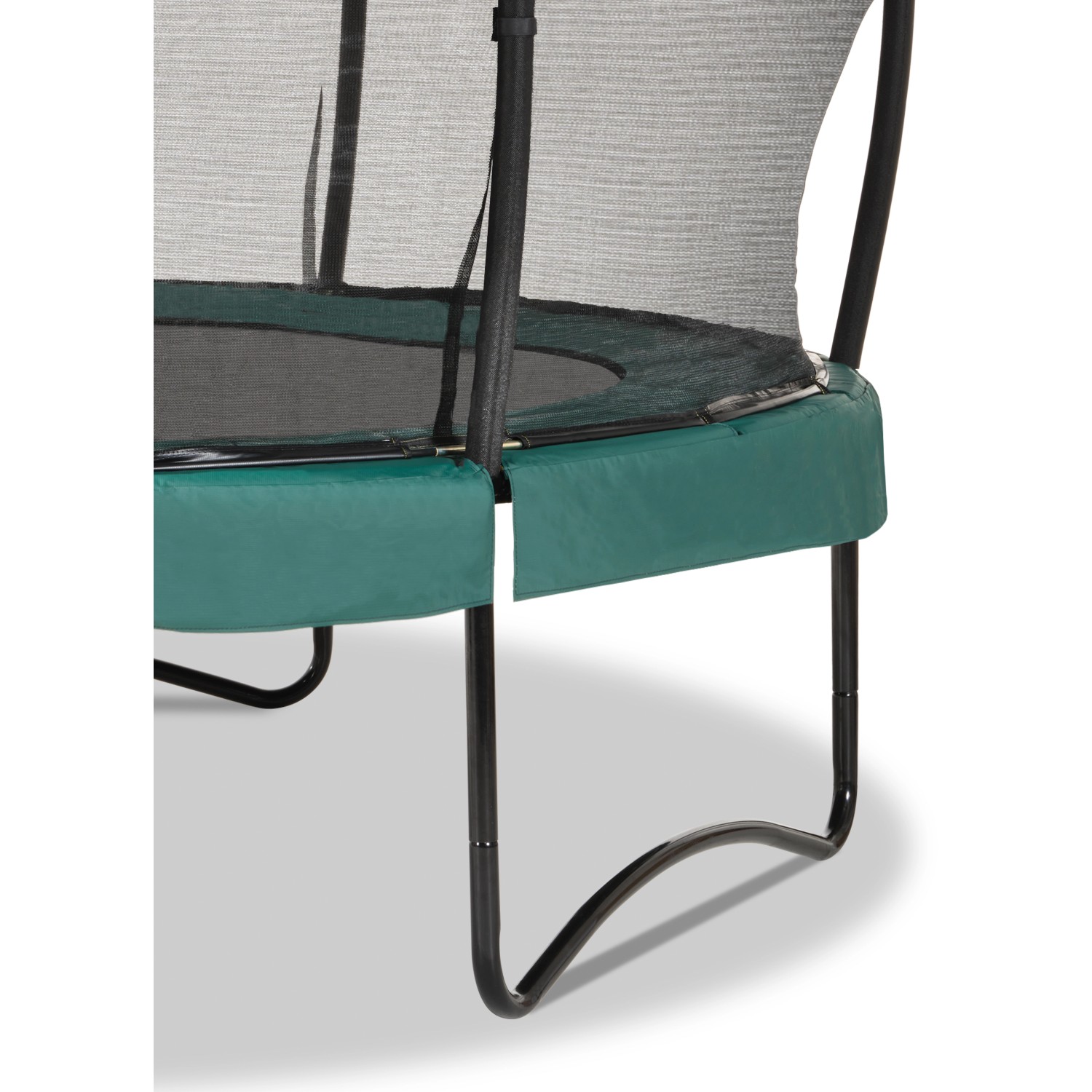 Detailaufnahme: Grünes EXIT Allure Premium Trampolin (Ø 305 cm) mit Sicherheitsnetz und gepolstertem Rand.