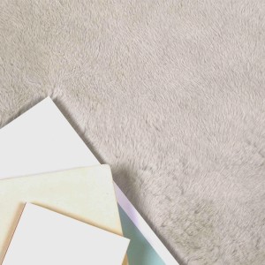 Beiger vidaXL Olite Kunstfell Teppich aus Polyester, 240x240 cm, mit weicher, flauschiger Hasenfell-Textur.