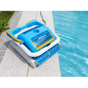 Steinbach Speedcleaner App-Control Poolroboter in Blau und Weiß am Poolrand.