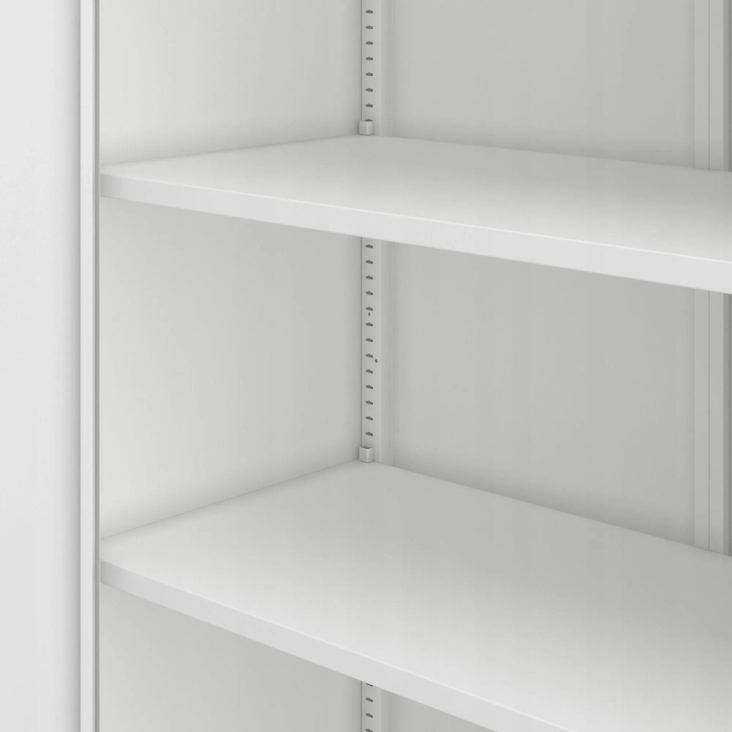 Detailaufnahme: Weißer Jan Nowak Aktenschrank mit verstellbaren Einlegeböden.