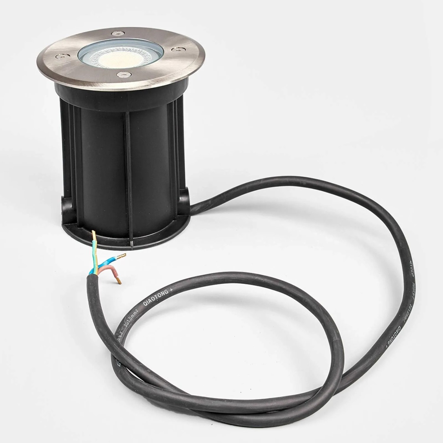 Moderner Lindby Bodeneinbaustrahler Insa aus Edelstahl, alufarben, IP67 wasserdicht für GU10 Leuchtmittel.