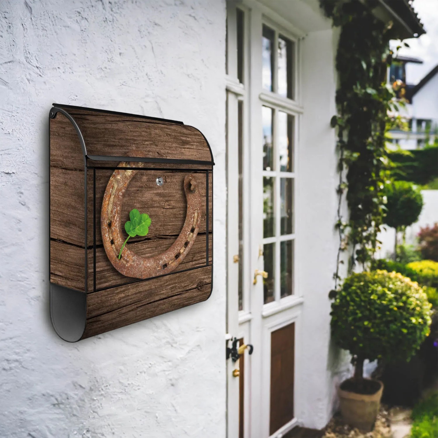Banjado Design Briefkasten mit Motiv Doppeltes Glück, aus pulverbeschichtetem Stahl, mit Zeitungsfach.