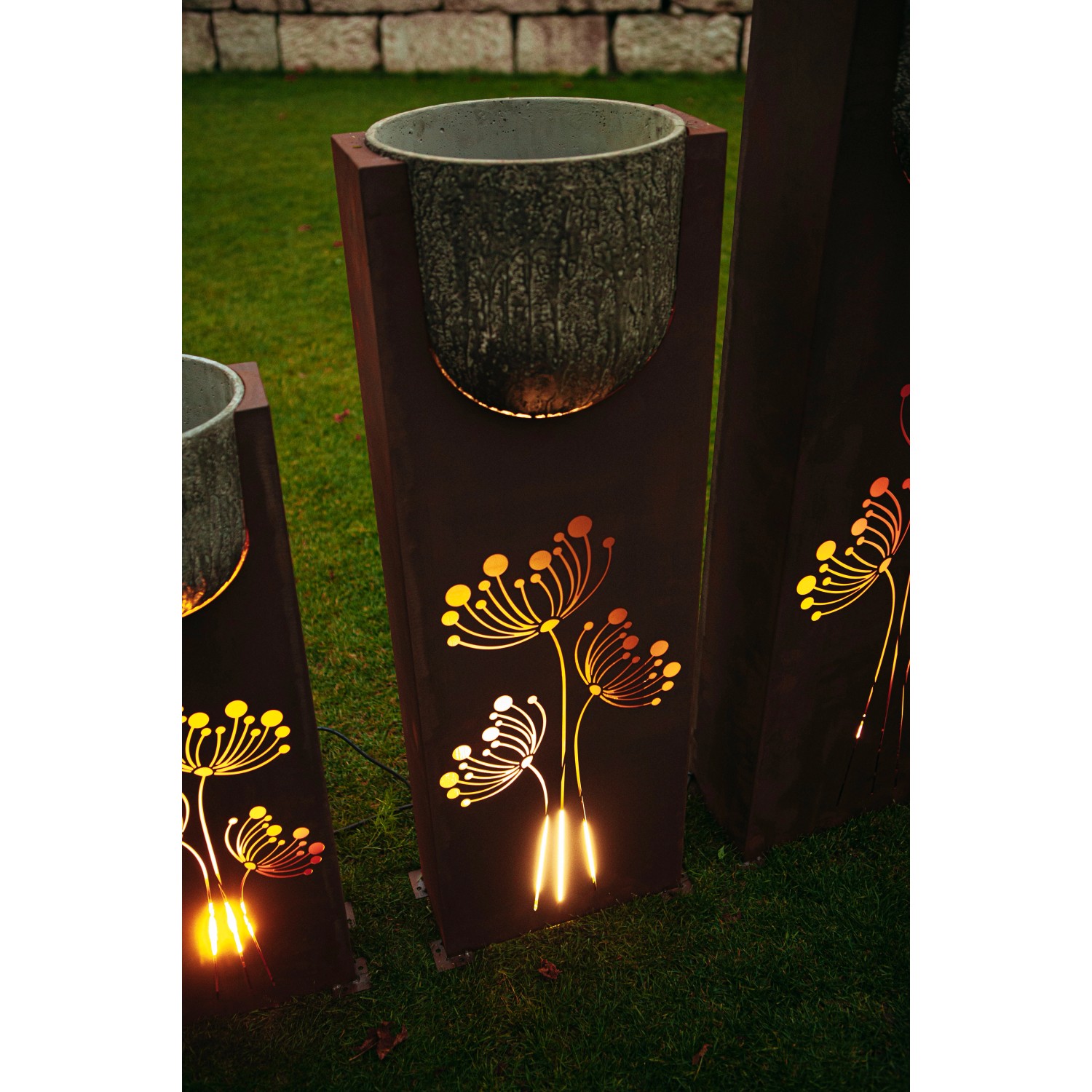 Ferrum Art Design Säulen-Set Stone, 3er Set Gartendeko in Rostoptik mit Pflanzschalen und Blumenmuster.
