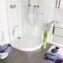 Sanilo Badteppich Energy Stones (70x110 cm) im Badezimmer mit passendem WC-Sitz.