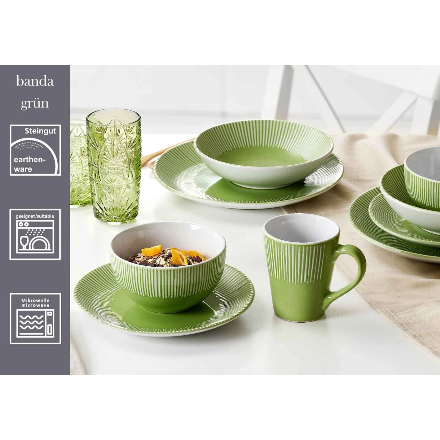 Grünes Ritzenhoff & Breker Banda Geschirr-Set: Speiseteller, Schalen, Tasse und Glas mit Streifenmuster.