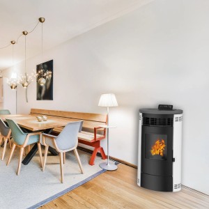 Weißer Sannover Luft-Pelletofen Flavia 9,5 kW im Wohnraum mit Esstisch und Stühlen.
