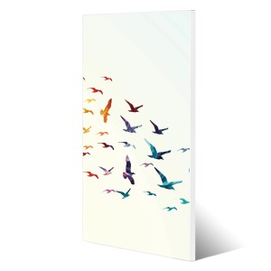 Weiße Magnettafel 37x78cm mit bunten, fliegenden Vögeln als Wanddekoration.