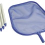 Blauer Poolkescher mit teilbarer 1,5 m Aluminiumstange zur Reinigung von Pools.