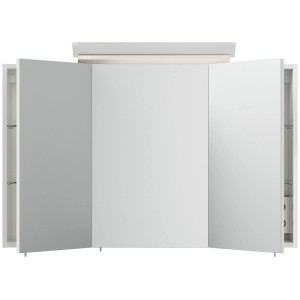 Weißer Hochglanz Spiegelschrank mit 3 Spiegeltüren, LED-Lampe und sichtbaren Glasböden.