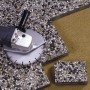 LUX Diamant-Trennscheibe 230 mm auf Winkelschleifer beim Steine schneiden.