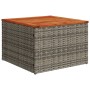 Quadratischer Gartentisch aus grauem Polyrattan mit Akazienholzplatte, Teil der vidaXL Sofagarnitur.