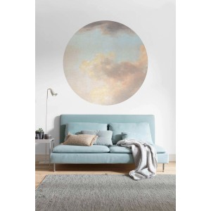 Selbstklebende, runde Vlies Fototapete Relic Clouds (Ø 125 cm) von Komar an Wohnzimmerwand.