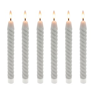 6 hellgraue LED Stabkerzen aus Echtwachs, gedrehtes Design, flackernde Flamme. Flammenlose Deko für gemütliches Licht.