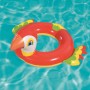 Bestway Schwimmring im Tierdesign (Papagei) auf blauem Wasser. Badespaß im Pool mit dem Schwimmreifen.