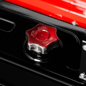 Detailaufnahme: Roter Tankdeckel mit Beschriftung "Fuel Cap" der EBERTH Heizkanone.