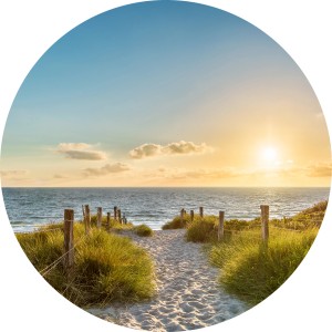 Rundes Glasbild Sylt (30x30 cm) mit Dünenweg zum Meer im Sonnenuntergang.