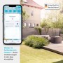 Homematic IP App auf Smartphone zeigt Wetterdaten und Hausautomation im Garten. Steuerung von Rollläden. Entwickelt in Deutschland.