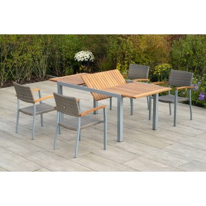 Merxx Silano Gartenmöbel-Set mit Ausziehtisch und 4 Stapelsesseln aus Aluminium, Akazie und Kunststoffgeflecht.