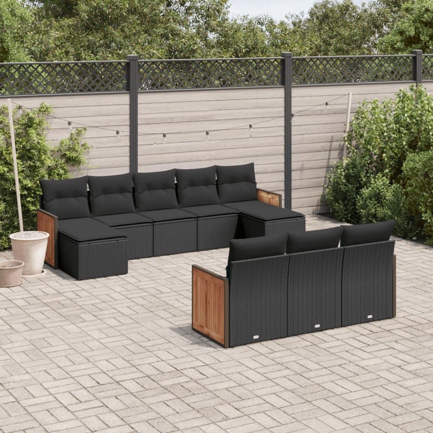 vidaXL 10-tlg. Garten-Sofagarnitur aus Poly Rattan mit schwarzen Kissen. Modulare Bauweise für flexible Gestaltung.