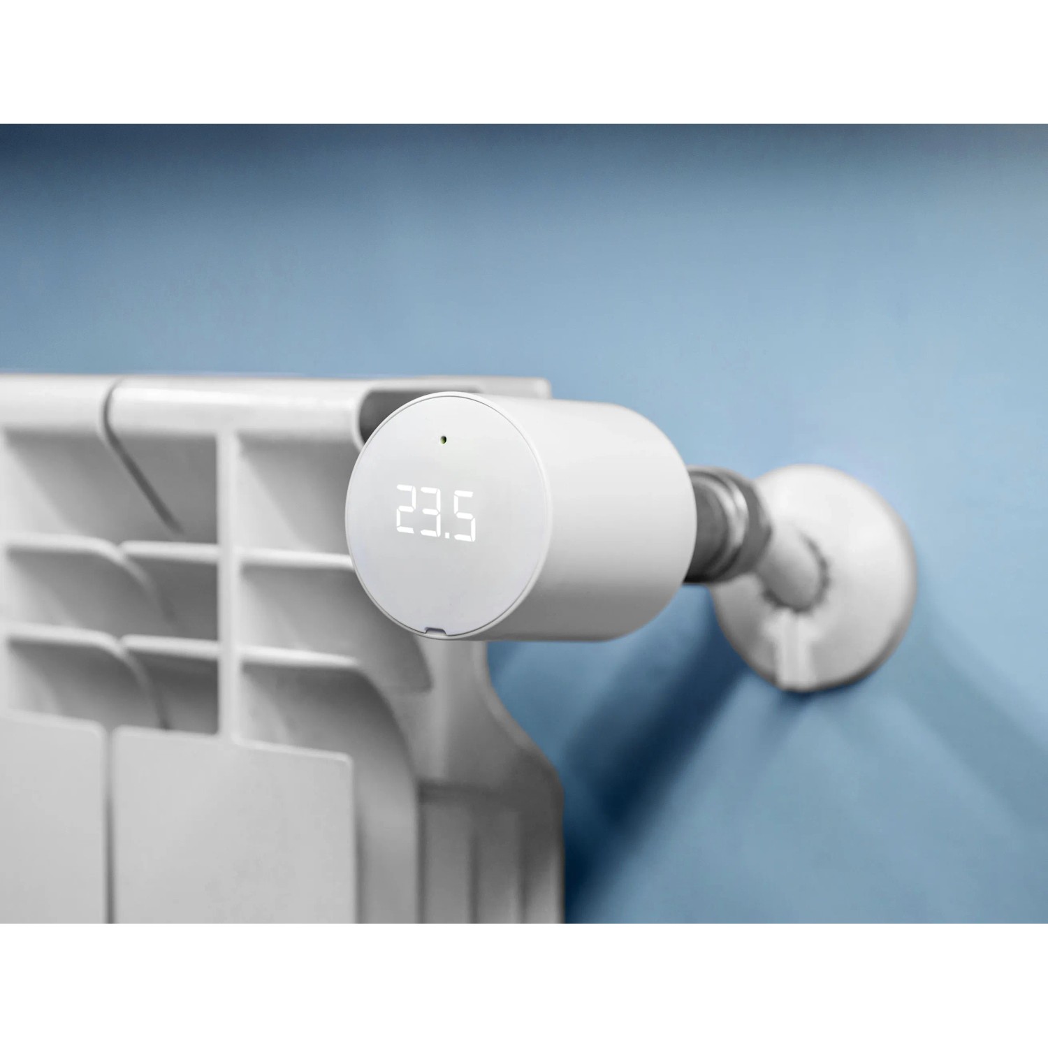 3er Pack Shelly Heizkörperthermostat mit Bluetooth, weiße smarte Heizungssteuerung am Heizkörper.