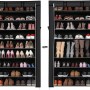 Schwarzes Songmics Schuhregal mit 10 Ebenen und Staubschutz für ca. 45 Paar Schuhe.