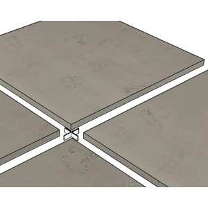 Transparentes Fugenkreuz (20 mm) zwischen Terrassendielen für gleichmäßige Fugen.