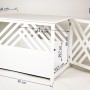 WONDERMAKE Design Hundekäfig Schrank cavea1, weiß, mit offener Tür und Maßangaben.