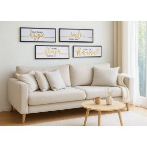 4er-Set rechteckige Wandbilder mit goldenen 3D-Sprüchen auf weißer Leinwand, schwarzem Holzrahmen, über einem Sofa. Dekoartikel für Wohnzimmer.