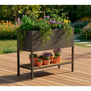 Anthrazitfarbenes Herstera Garden Hochbeet Deco (40x100x80 cm) mit Bepflanzung und Ablage aus FSC®-Kiefernholz.