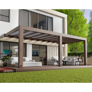 Braune Palram Canopia Terrassenüberdachung Helsinki (535x294cm) mit Polycarbonatplatten und Holzrahmen.