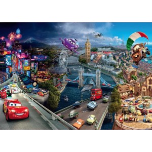 Disney Cars Fototapete mit Lightning McQueen und Freunden vor verschiedenen Weltstädten.