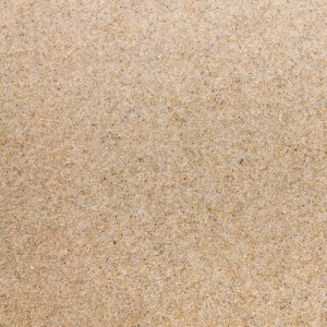 Heller Quarzsand 0,7-1,2 mm. Feinkörniges Schüttgut für Gartenbau, Streusand und Füllmaterial.