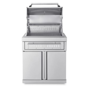 Freistehender MyOutdoorKitchen Holzkohlegrill aus Edelstahl mit offener Haube und Stauraum.