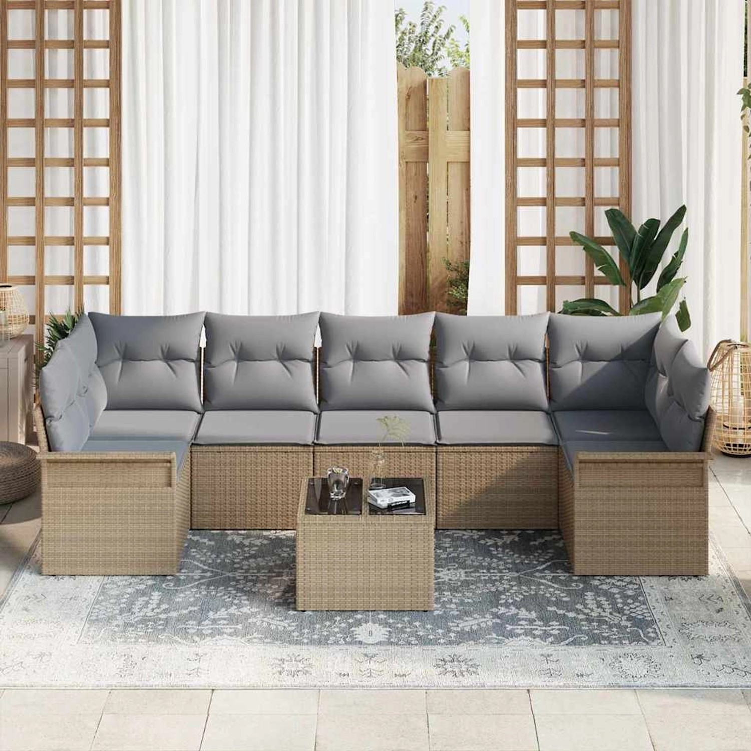 Beiges 8-teiliges vidaXL Garten Sofa Set aus Rattan mit grauen Kissen.