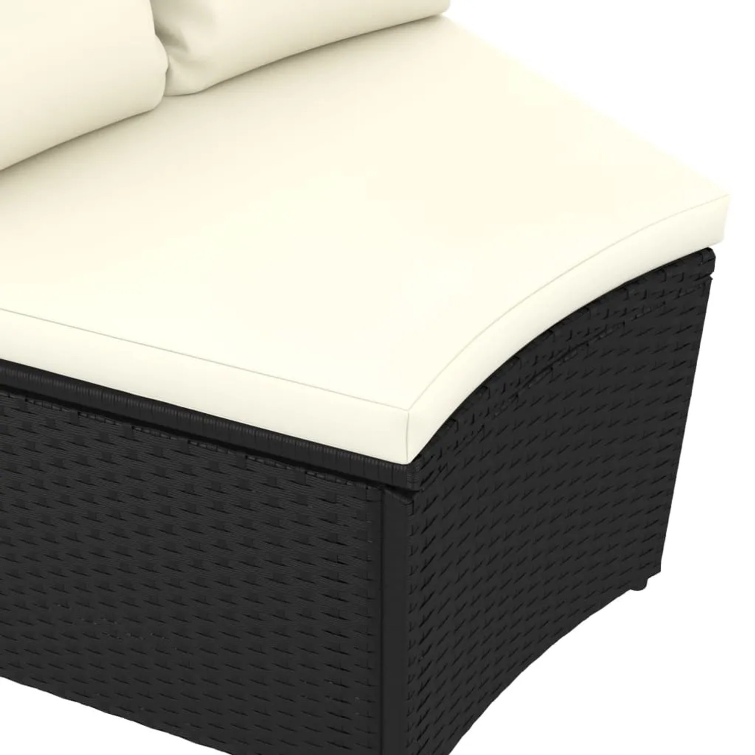 Detailaufnahme: Schwarze vidaXL Garten-Sofagarnitur aus Rattan mit cremefarbenen Auflagen.