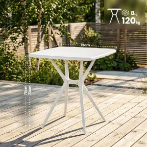Weißer DELUKE SVEN Gartentisch, eckig 72x72x76cm, aus Kunststoff auf Holzterrasse. Robuster Balkontisch für Outdoor.