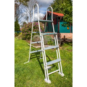 Gre Sicherheitsleiter 2x3 Stufen für Stahlwandbecken, Edelstahl, mit Plattform und rutschfesten Stufen.