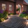 Paulmann Outdoor Minipoller Classic, anthrazitfarbene Gartenwegbeleuchtung mit warmweißem Licht.