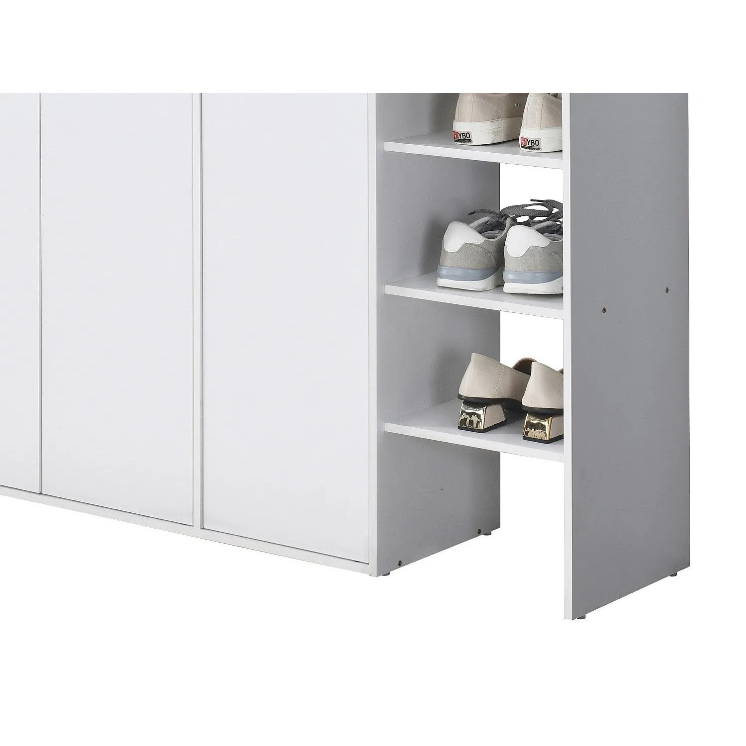 Moderner Schuhschrank Skaido in Weiß/Naturfarben Hell, 120 cm. Mit 3 Türen und offenen Schuhfächern.