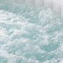 Sprudelndes Wasser im aufblasbaren Whirlpool OTTOMAN im Rattan Design.