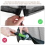 Hand hält die Bodenkordel des schwarzen Moskitonetzes für Sonnenschirme. Stabiles Design ohne aufblasbare Elemente.