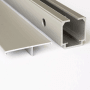 Aluminium-Laufschiene und Abdeckblende für inova Holzschiebetür. Robustes Schiebetür-Profil in Silber.