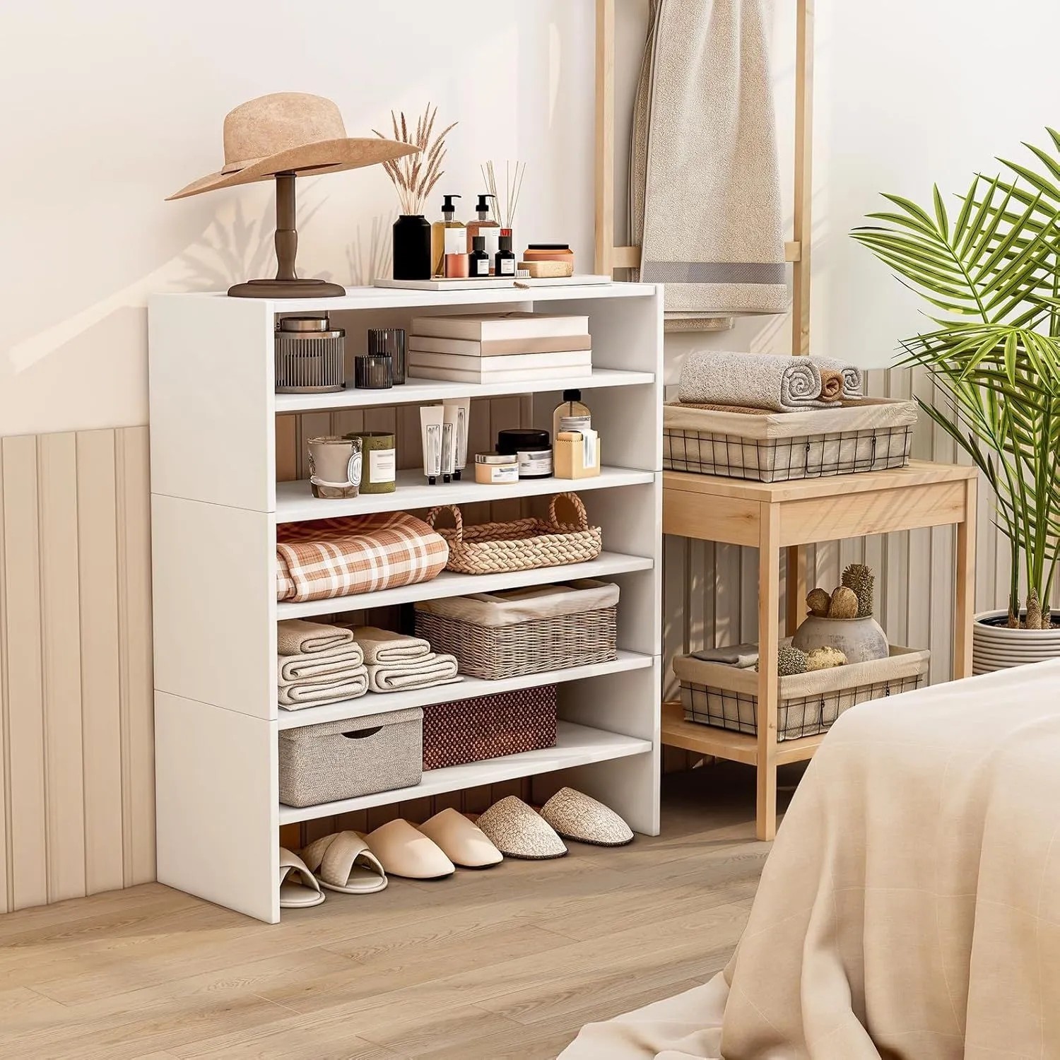 Costway Schuhschrank, 5-stufig, stapelbar, aus Holz, in Weiß. Bietet viel Stauraum für Schuhe und Accessoires.
